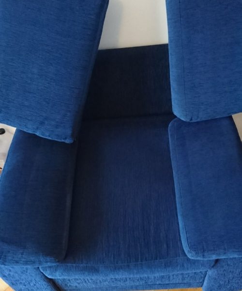 Aker-plava fotelja